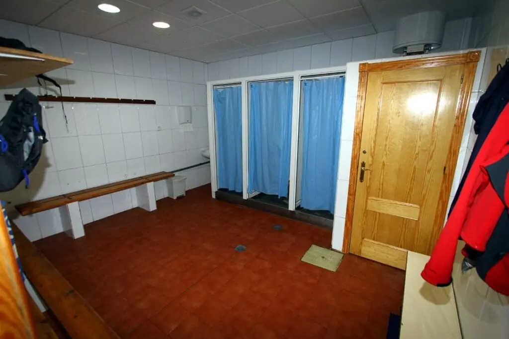Changing room and showers at Naranjito dive centre in Cabo de Palos