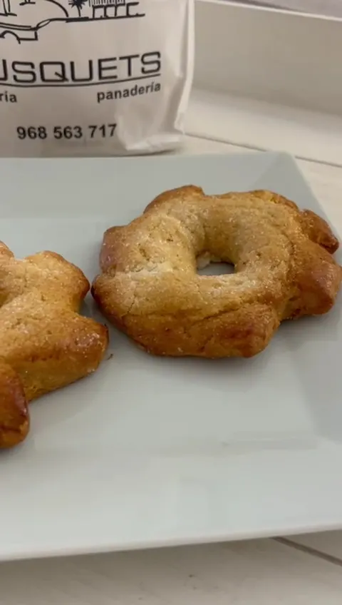 Eis und Süßes in der Panadería Busquets