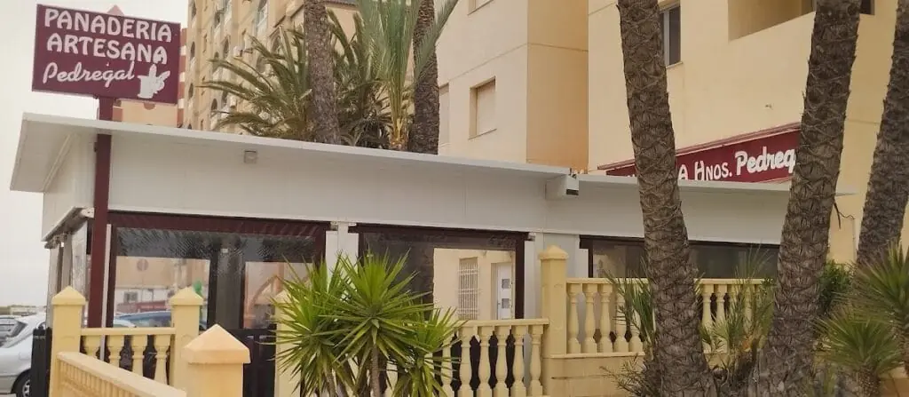 PANADERÍA cafetería Hnos. Pedregal. – panadería, cafetería y heladería abierta 24 horas en La Manga, imagen 3