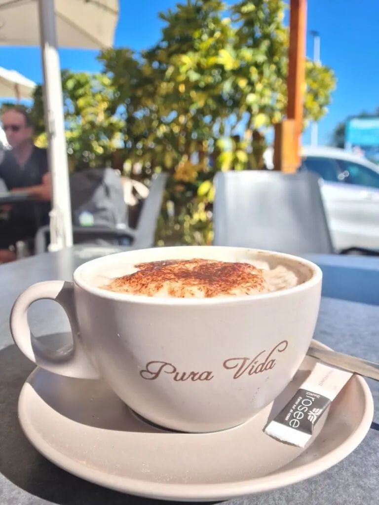 Terrasse de la Panadería Cafetería Pura Vida à La Manga