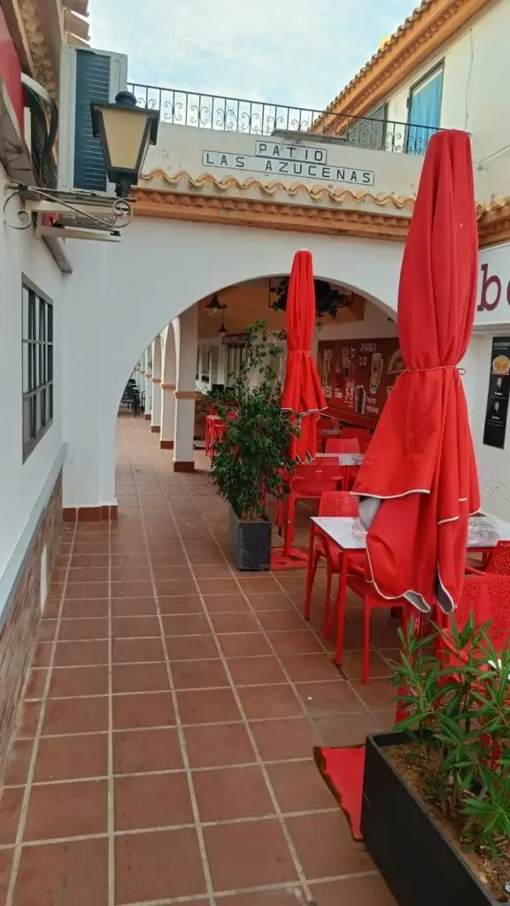 Bijoux en argent massif exposés chez Parati Plata La Manga