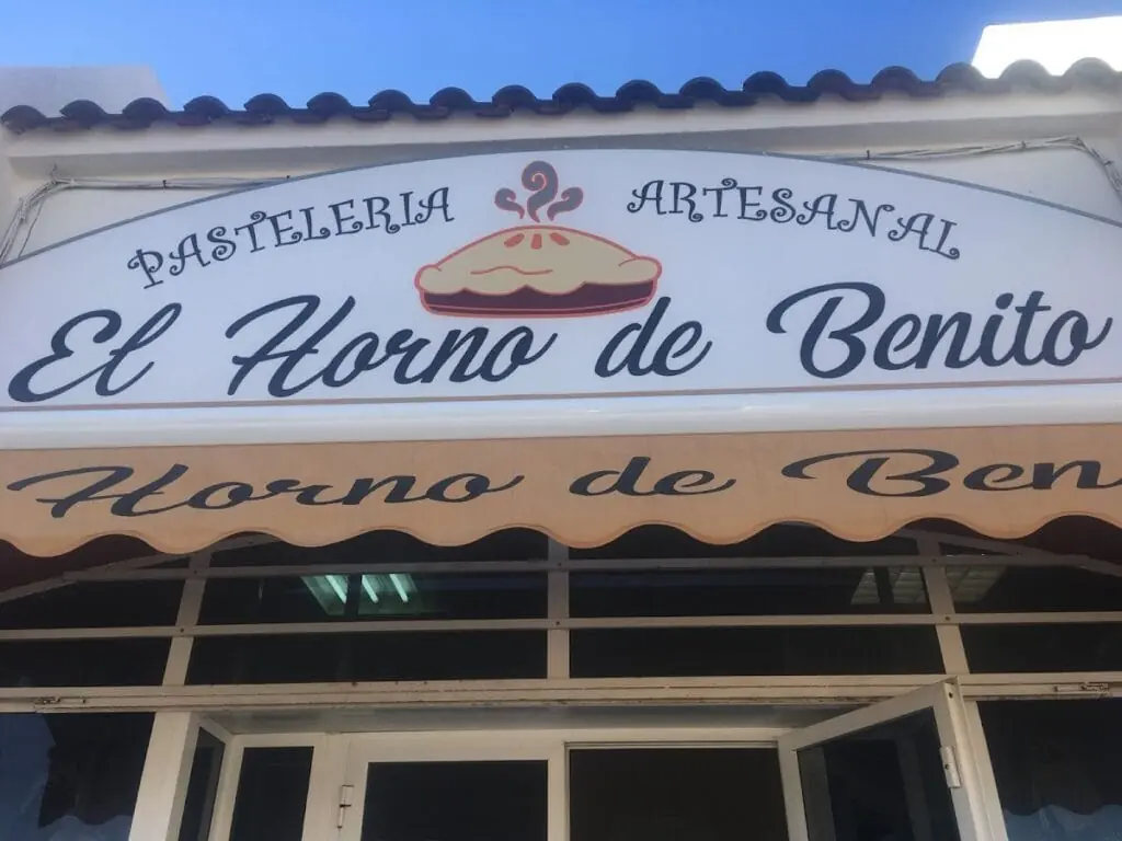 Fassade der Pastelería El Horno De Benito in La Manga