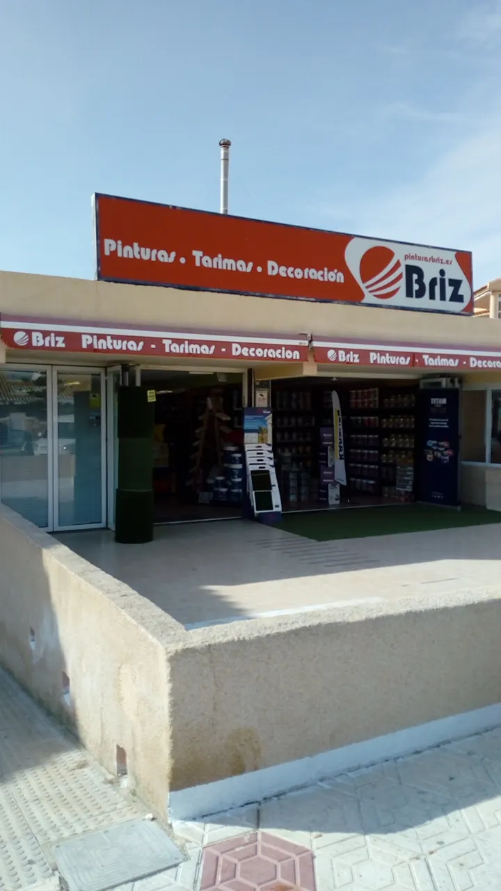 Entrance to Pinturas Briz in Nuevo Puerto Bello, La Manga