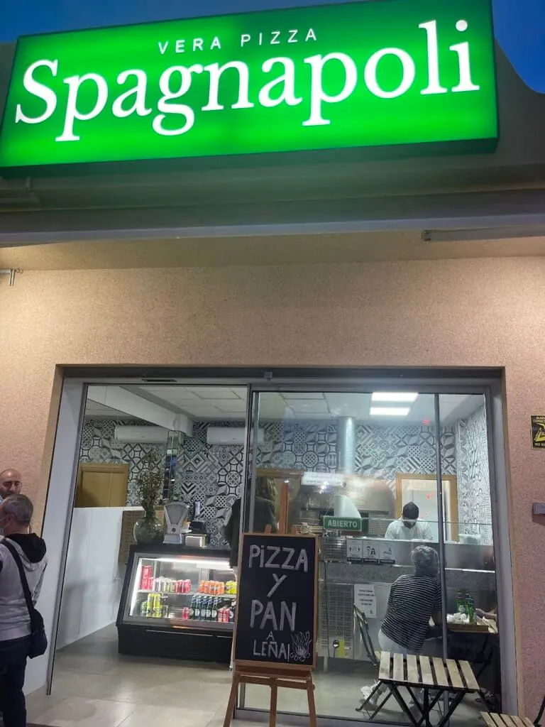 Terrasse de la Pizzería Spagnapolí à La Manga