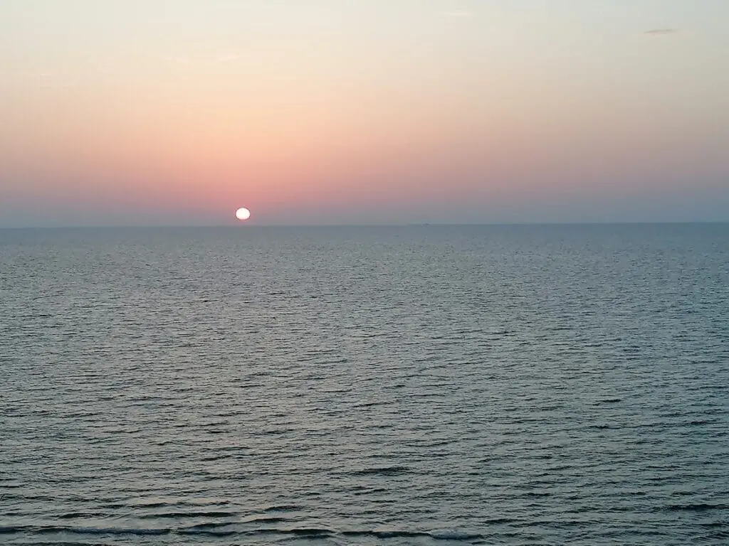 Sunset over Mediterráneo seen from Residencial Segura y Copacabana