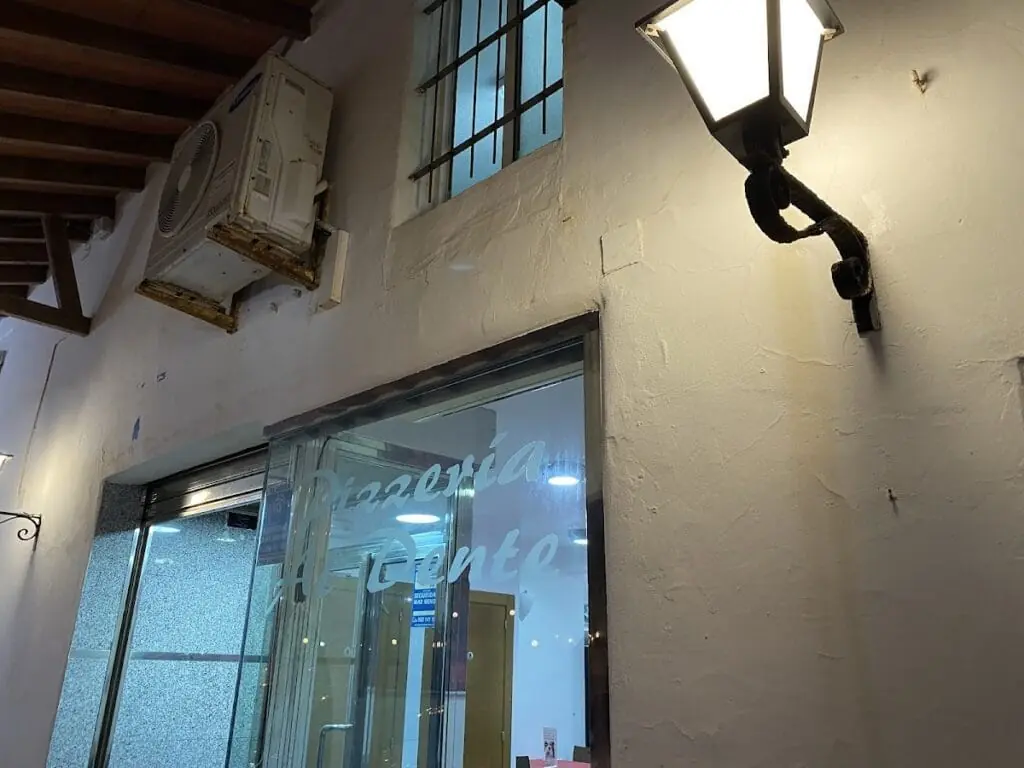 Fassade des Restaurante Pizzeria Al Dente, Zoco Alcazaba
