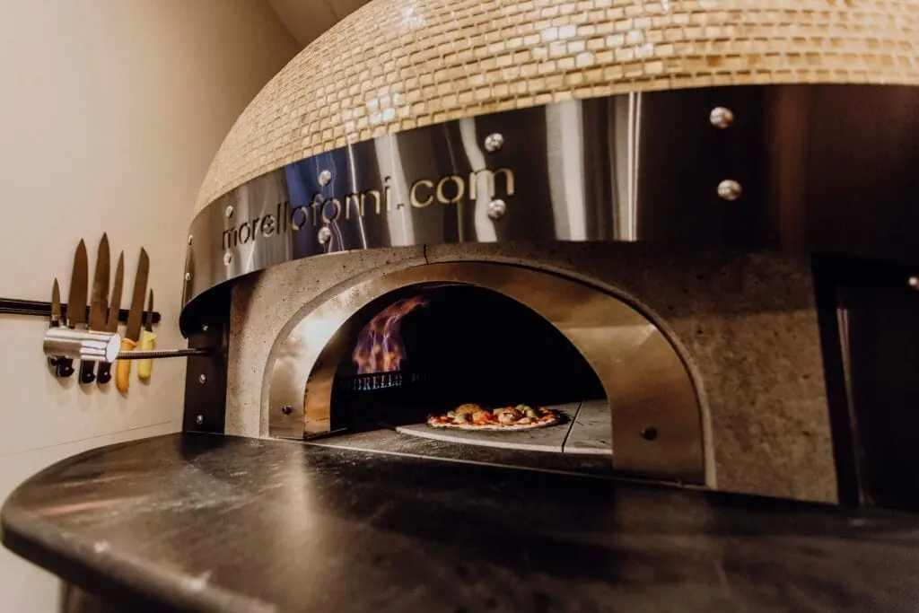 Pizza at Scabetti Trattorian, Los Belones