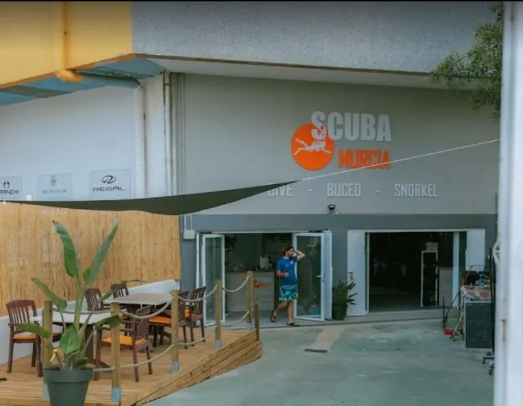 Exterior of Scuba Murcia in Centro Comercial Entremares, La Manga