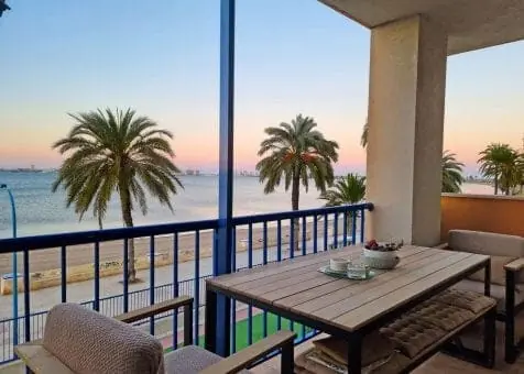 Strandpromenade von Playa Honda neben Shore House