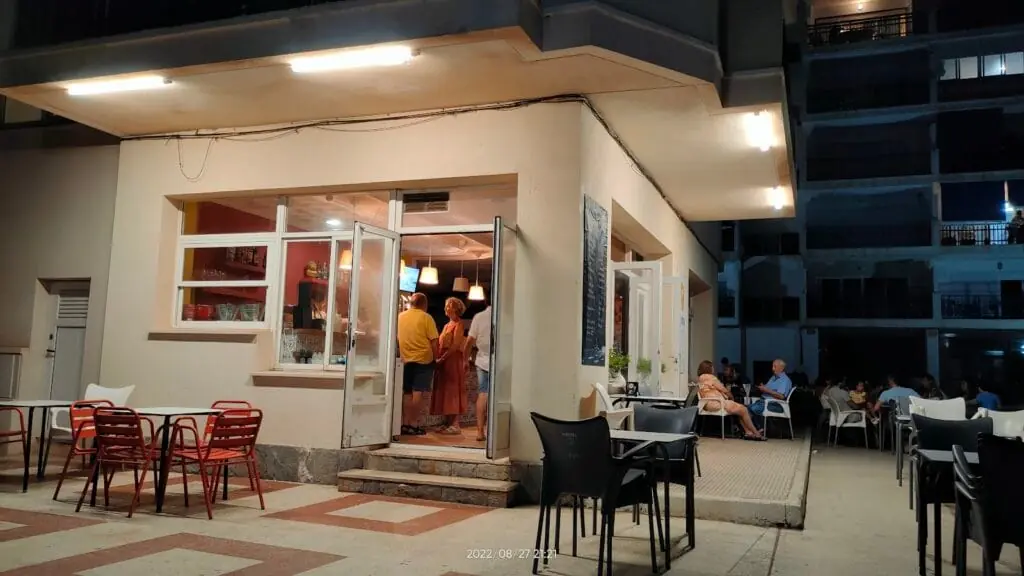 Fassade von Siesta Restaurante Bar in Las Sirenas, La Manga