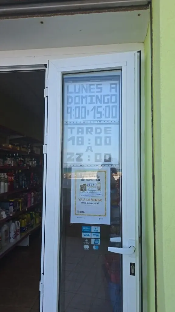 Innenansicht des Supermercado Frutería Campos