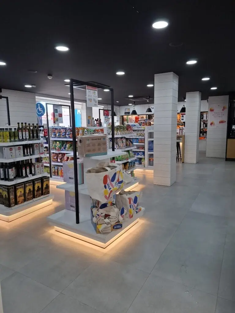 Repsol-Tankstelle mit Supercor Stop & Go Shop, La Manga