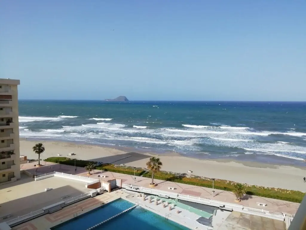 Blick auf das Mediterráneo und die Küste von La Manga von Ágata III aus