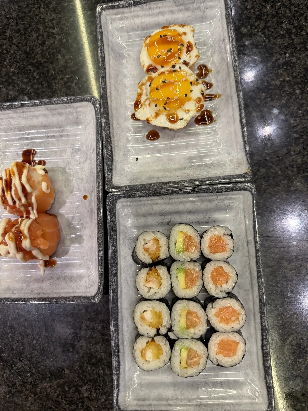 Assiette composée à Seven Joy sushi