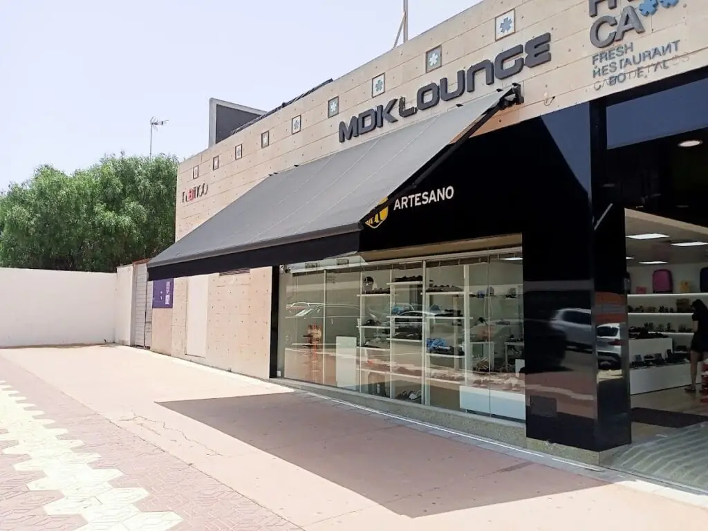 Fassade von Zapaterías Salvador Artesano, La Manga