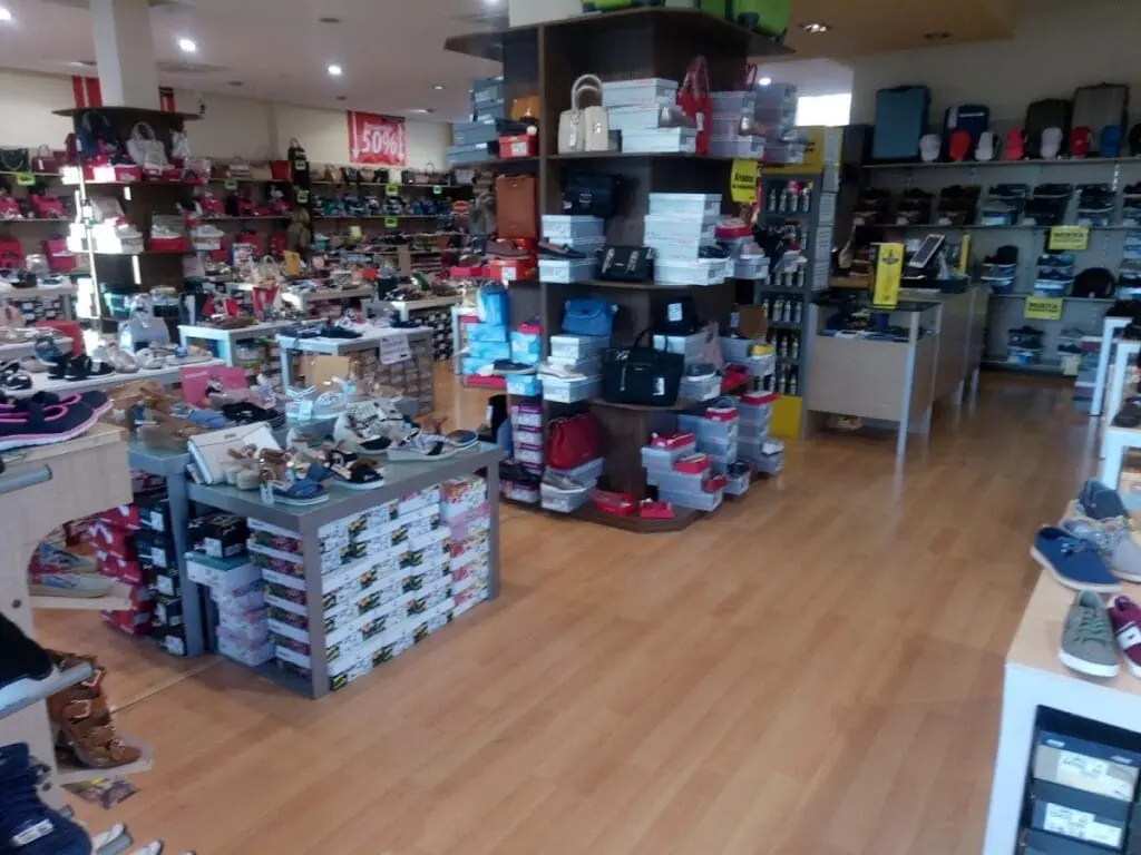 Innenraum des Schuhgeschäfts Salvador Artesano