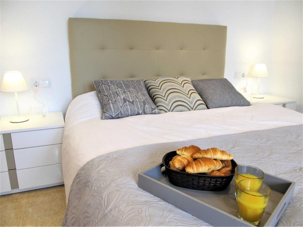Pilar Carballo Home and Holidays, comercio en La Manga del Mar Menor