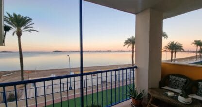 Shore House/Seafront Apartment in Playa Honda, alojamiento en La Manga del Mar Menor