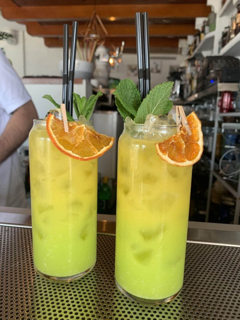Mandacarú Cocktails & Coffee — Café/Copas en La Manga
