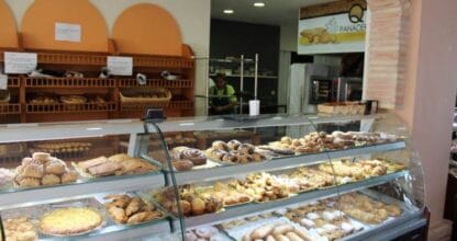 Panadería Pastelería Dominique, cafetería y copas en La Manga del Mar Menor