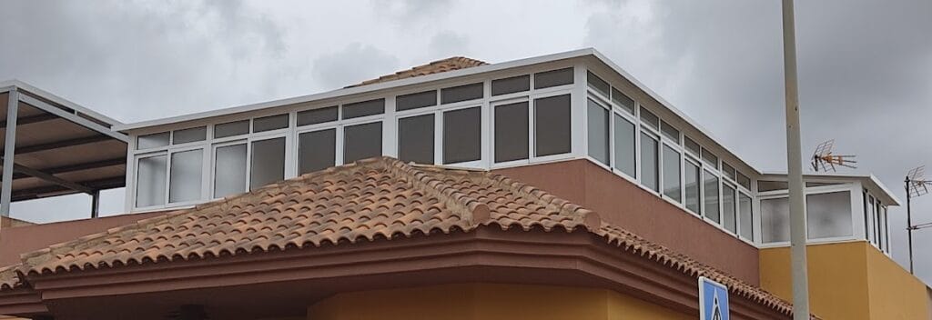 Aluminios Jujimsa — Servicios en La Manga Club