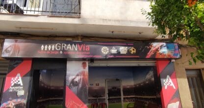 Fachada del salón de juego y apuestas deportivas Gran Vía de Apuestas de Murcia en La Manga del Mar Menor