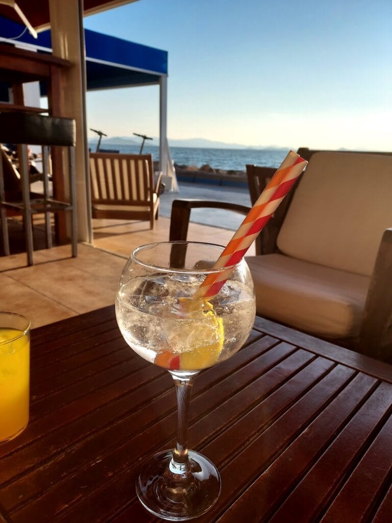 Cafetería coctel bar Paraíso Puerto Tomás Maestre — Café/Copas en La Manga