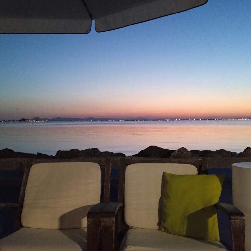 Cafetería coctel bar Paraíso Puerto Tomás Maestre — Café/Copas en La Manga
