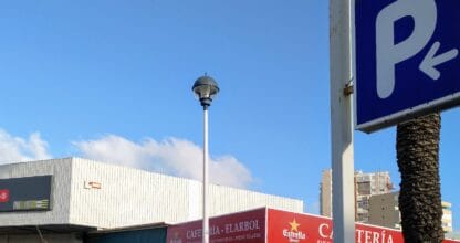 Cafetería El Árbol en el Complejo Entremares, La Manga del Mar Menor