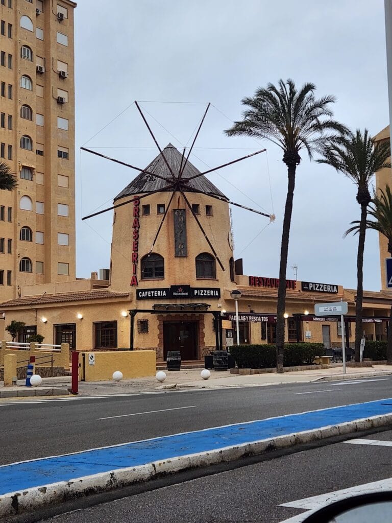 Cafeteria Mahou - Café/Copas en La Manga del Mar Menor