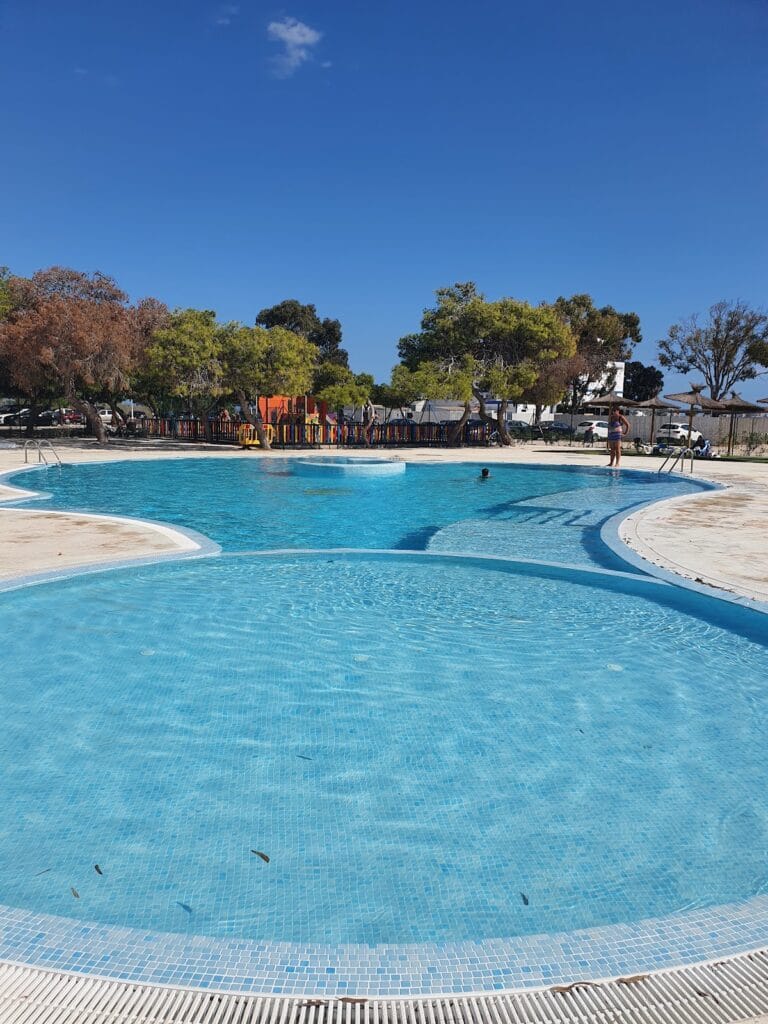 Camping Mar Menor — Alojamientos en La Manga