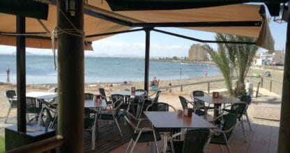 Chiringuito Estació Playa a pie de playa en La Manga del Mar Menor