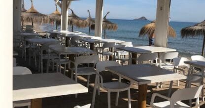 Chiringuito Lido Azzurro a pie de playa en La Manga del Mar Menor