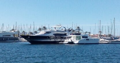 Yates y veleros amarrados en el Club Náutico Puerto Tomás Maestre, La Manga del Mar Menor