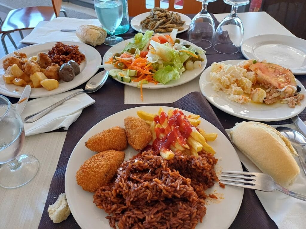 Comedor Buffet ApartHotel Londres — Alojamientos en La Manga