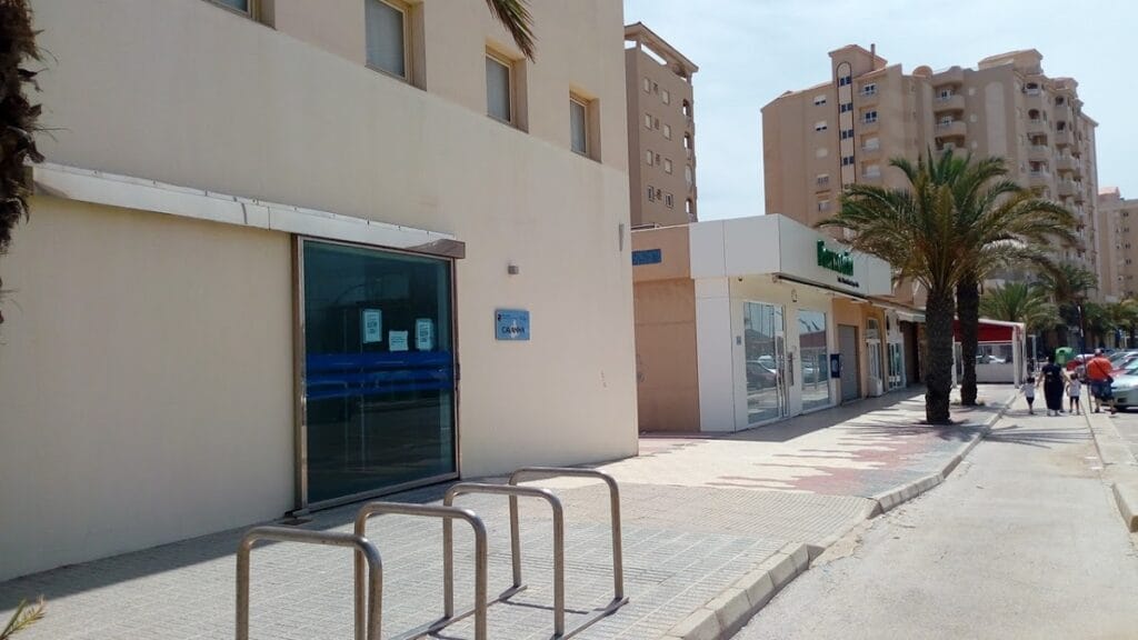 Consultorio de la plaza del Cavanna — Servicios en La Manga