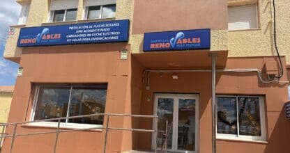 Fachada de Energías Renovables Mar Menor con servicios de placas solares y aire acondicionado