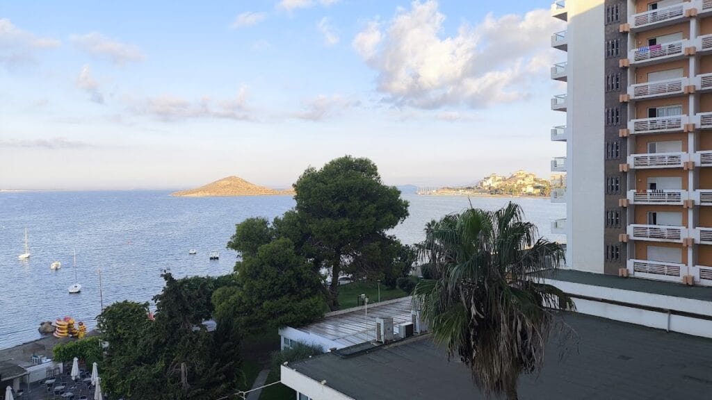 Equinox Distribuición Solar ,sl — Servicios en La Manga