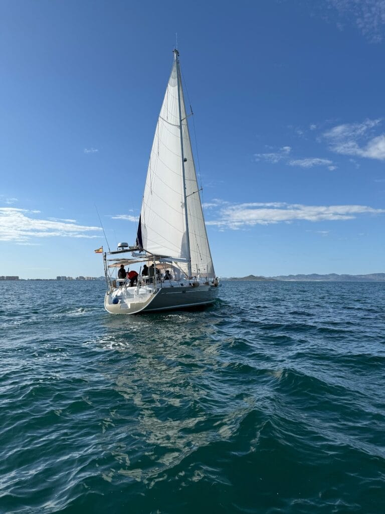 Escuela Náutica en La Manga Wayucharter — Barcos en La Manga