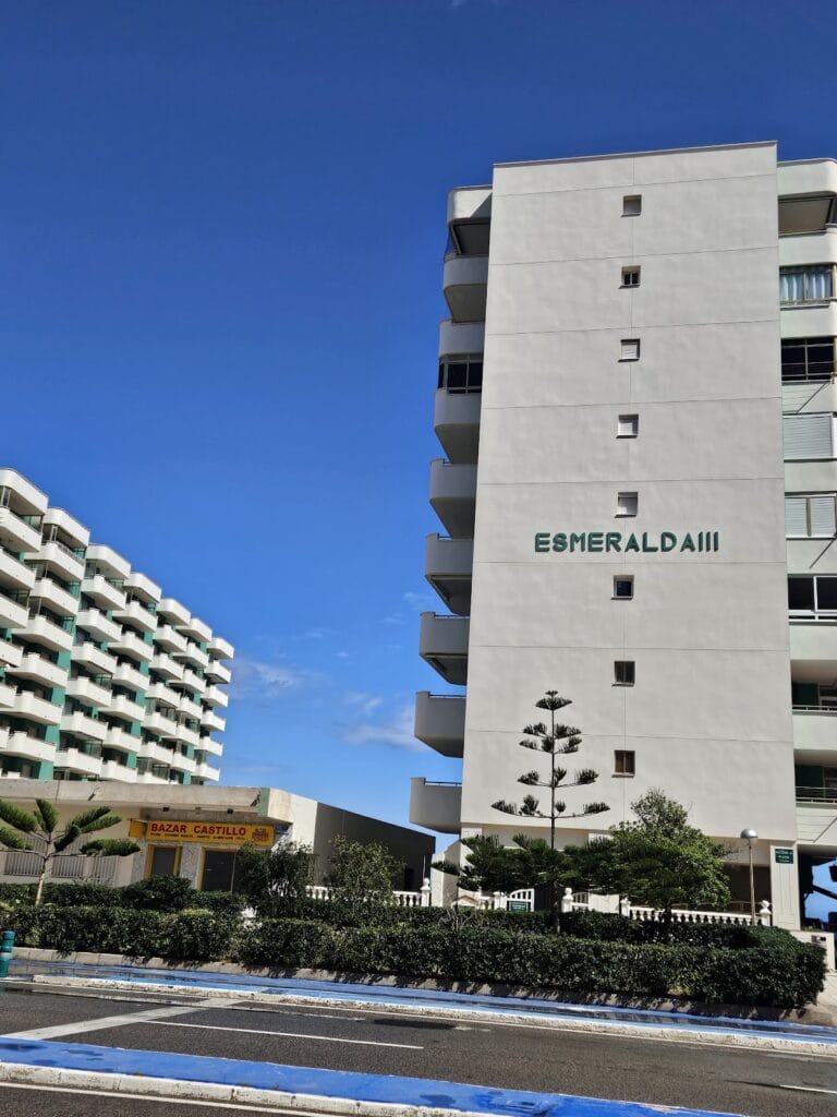 Esmeralda III — Comercios en La Manga Club
