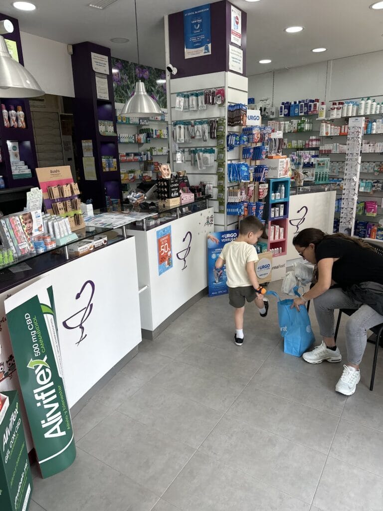 Farmacia El Estacio Carlos Ayuso — Salud & Belleza en La Manga