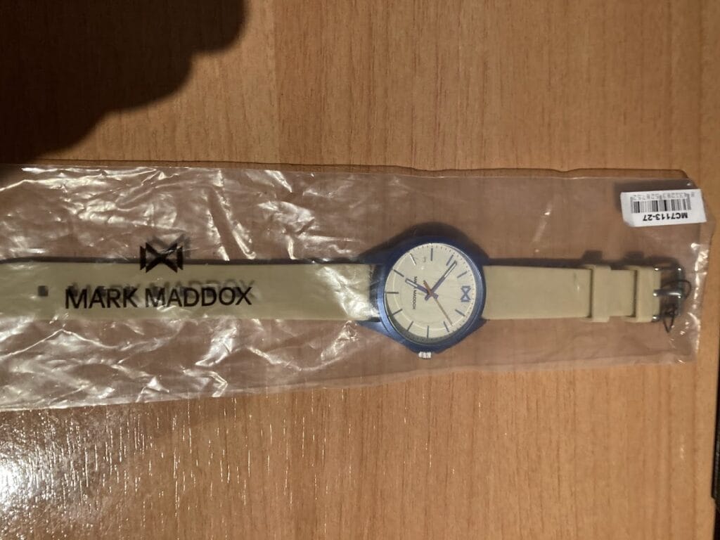 Reloj Mark Maddox de caballero con correa beis y esfera clara, producto en venta en Francisco Ortuño S.L. en La Manga del Mar Menor