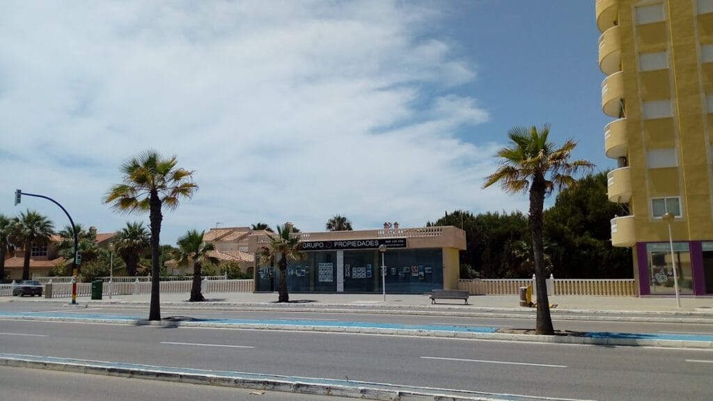 Grupo 10 propiedades — Servicios en La Manga Club