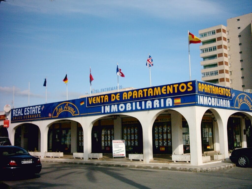Inmobiliaria Los Arcos – La Manga — Servicios en Cabo de Palos