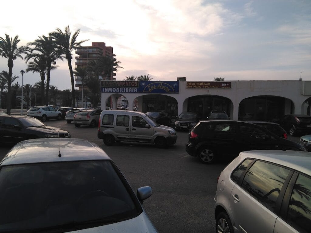 Inmobiliaria Los Arcos – La Manga — Servicios en Cabo de Palos