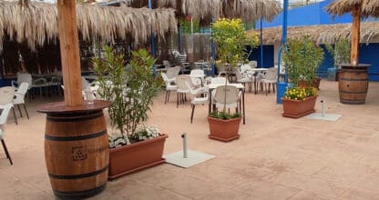 Restaurante Mar Tierra Rolling Beach en La Manga, carnes y pescados en Camino Dársena