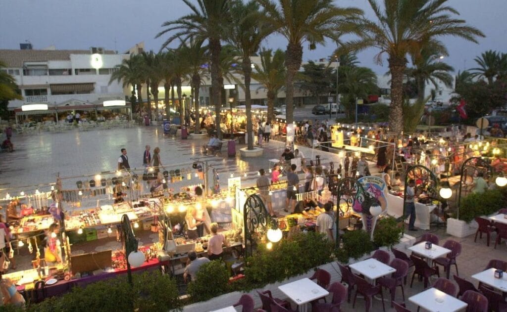 Mercadillo Nocturno de La Manga — Comercios en La Manga
