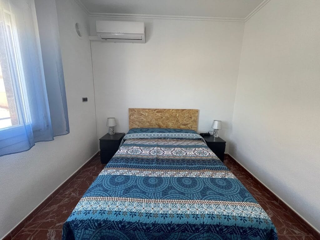 Mero Habitaciones. Casa particular con habitaciones con baño compartido. — Alojamientos en Cabo de Palos