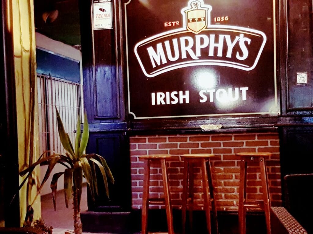 Molly Malone Irish Tabern. — Café/Copas en La Manga