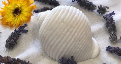 Jabón artesanal en forma de corazón con lavanda y caléndula de Pat's Soapery, La Manga del Mar Menor